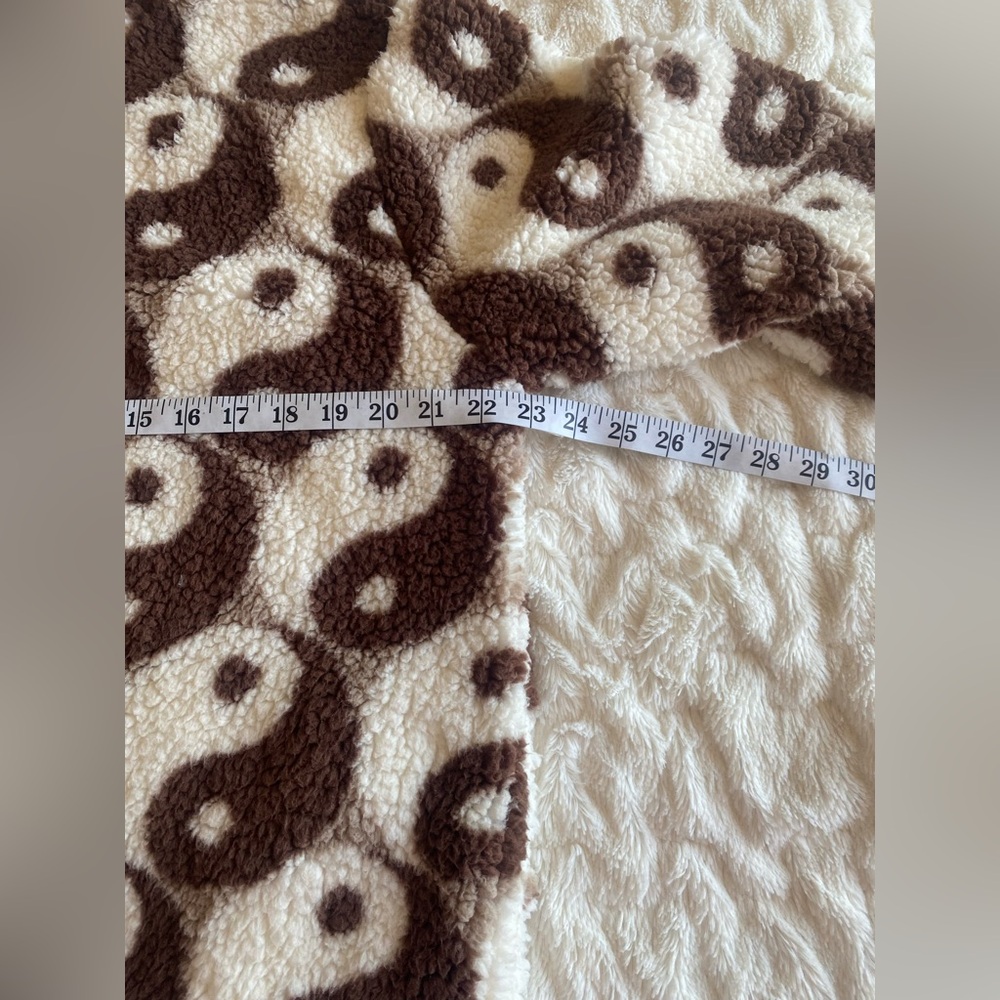 PacSun Brown and Cream Yin Yang Fleece Jacket women‎ size small - Picture 7 of 11
